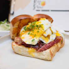 Load image into Gallery viewer, Hawaiian Sweet Bun